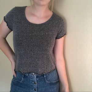 Grey lettuce hem top